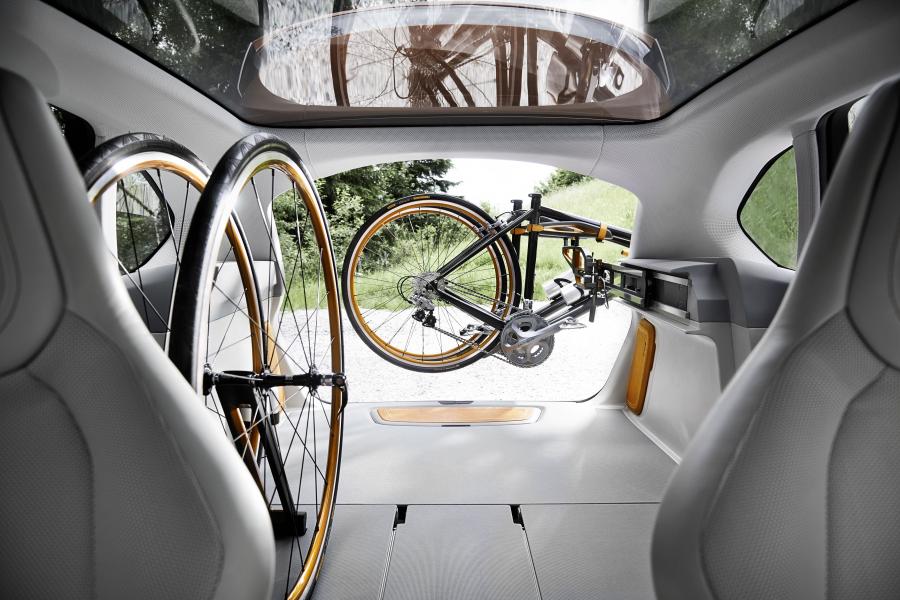 Багажник BMW Concept Active Tourer Outdoor (F45) 2013 года  (фото 8 из 30)